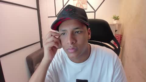 Snapshot of isaacblack_ chatting on September 28, 5:02 am IsaacBlack online show from September 28, 5:02 am
