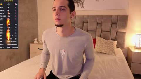 isaacblaze  online show from May 31, 4:42 am