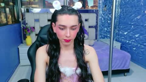 isaacnova online show from April 28, 1:27 pm