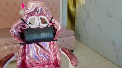 isabeau_s online show from July 3, 1:17 pm