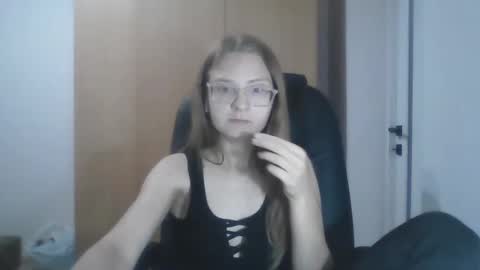 Snapshot of isabel_loveee chatting on September 30, 8:14 pm isabel_loveee online show from September 30, 8:14 pm