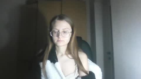 isabel_loveee online show from February 4, 6:03 pm