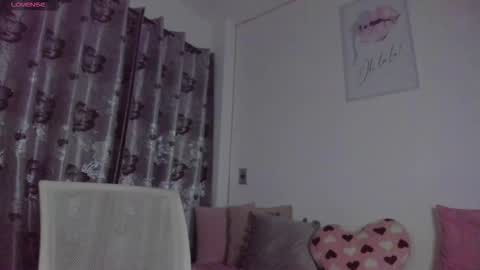 isabela duran online show from December 19, 1:23 am