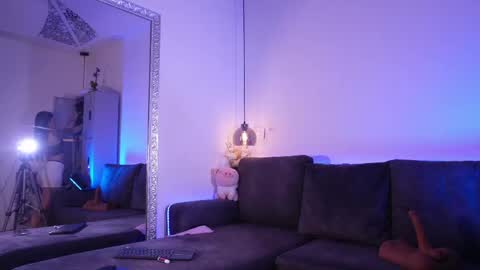 Isabela online show from May 14, 11:50 am