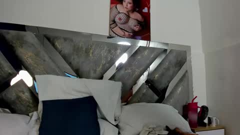 Snapshot of isabela_parkerr chatting on January 11, 4:56 pm Mommy Isa online show from January 11, 4:56 pm