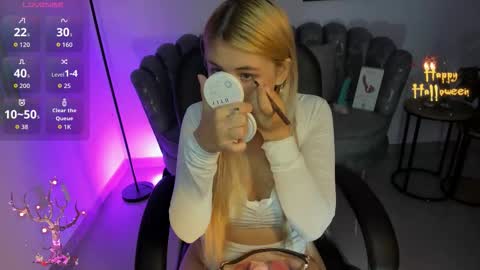 isabela romano online show from October 15, 10:59 am