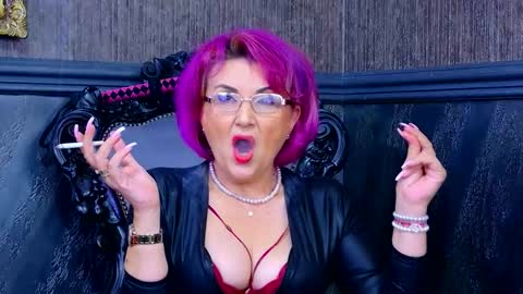 Isabella Conte online show from September 17, 7:15 pm