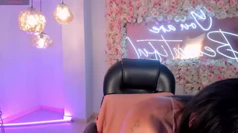Snapshot of isabelbornner chatting on December 22, 6:49 pm Isabel Bornner online show from December 22, 6:49 pm
