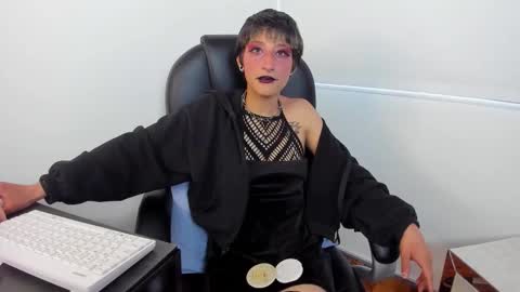 Snapshot of isabelcortezz chatting on September 11, 10:43 pm Isabel Cortez online show from September 11, 10:43 pm