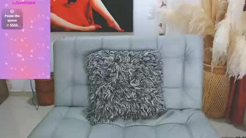 Isabel online show from March 8, 8:03 pm