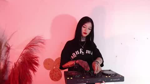 Snapshot of isabella__dark chatting on January 3, 10:29 pm online show from January 3, 10:29 pm