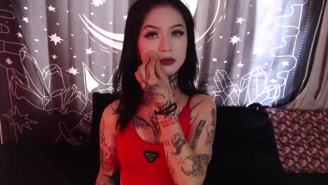 Snapshot of isabella__dark chatting on January 9, 7:40 pm online show from January 9, 7:40 pm