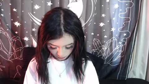Snapshot of isabella__dark chatting on January 11, 9:25 pm online show from January 11, 9:25 pm