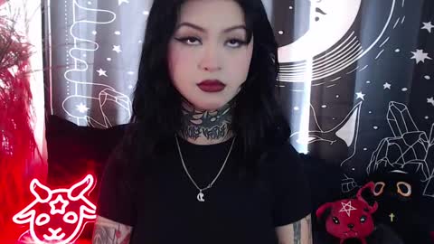 Snapshot of isabella__dark chatting on February 10, 8:42 pm online show from February 10, 8:42 pm