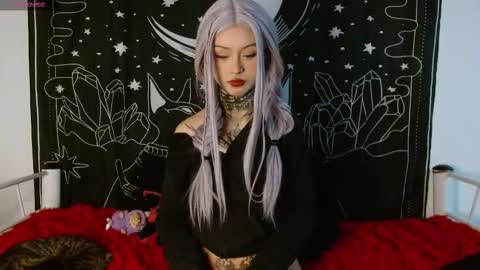Snapshot of isabella__dark chatting on October 11, 11:03 pm online show from October 11, 11:03 pm