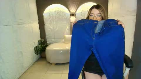 Isa  online show from February 13, 1:40 pm