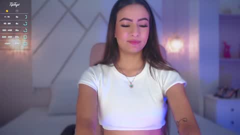 Isa  online show from February 4, 3:26 pm