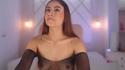 Isa  online show from September 9, 3:00 pm