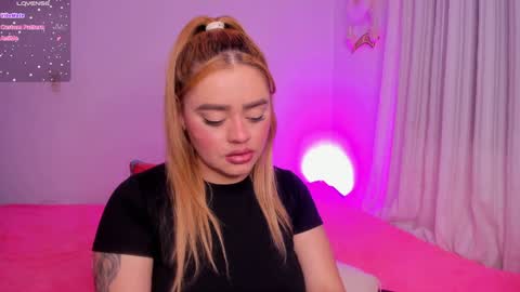 Snapshot of isabella_arias1 chatting on January 6, 5:52 am Isabella Arias online show from January 6, 5:52 am