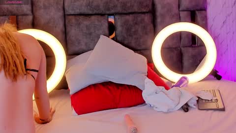 Snapshot of isabella_arias1 chatting on January 24, 7:41 am Isabella Arias online show from January 24, 7:41 am