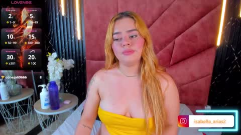 Snapshot of isabella_arias1 chatting on March 11, 10:18 am Isabella Arias online show from March 11, 10:18 am