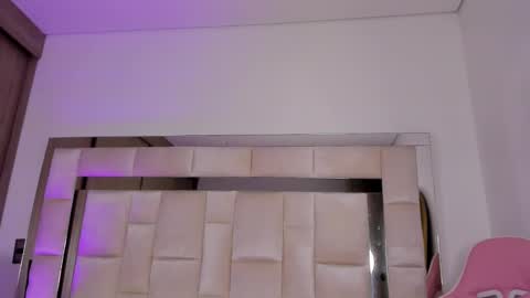 isabella_gomez11 online show from February 3, 9:39 pm