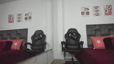 Isabella Moon9 online show from May 22, 11:27 am