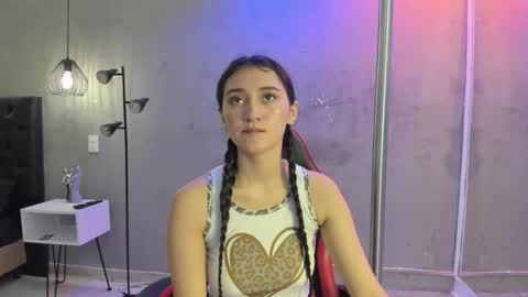 Isabella Nowa online show from January 19, 11:03 am