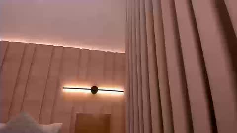 Snapshot of isabella_roberts13 chatting on September 19, 8:42 pm isa online show from September 19, 8:42 pm