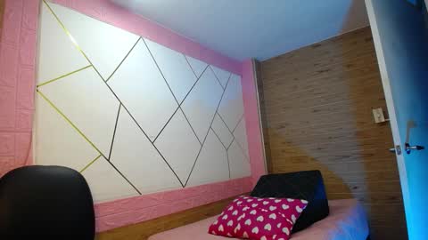 isabella_roseee online show from November 13, 8:30 pm