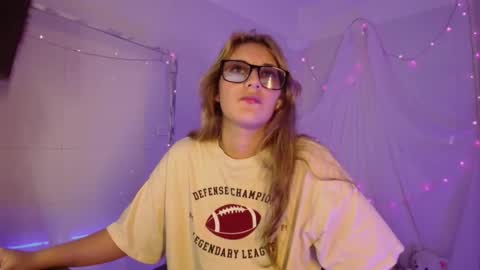 Isabella Rros online show from November 5, 10:43 pm