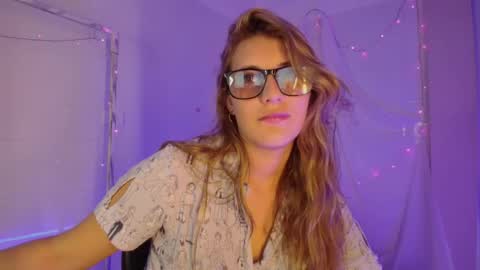 Isabella Rros online show from December 13, 7:53 pm