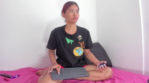 isabella online show from February 9, 2:38 am