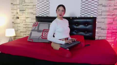 isabella_tayllor_ online show from February 23, 7:44 pm