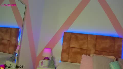 Isabella White online show from March 8, 1:03 pm