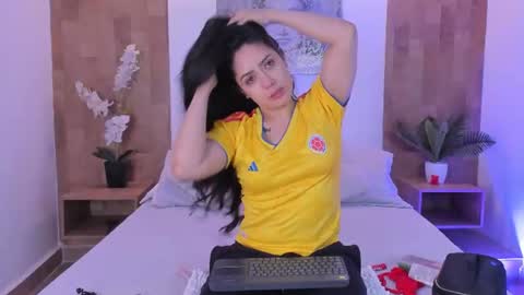 isabella_winkler online show from July 3, 10:43 am