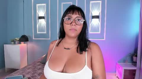 Snapshot of isabella_zc chatting on July 30, 12:26 pm isabella zc online show from July 30, 12:26 pm