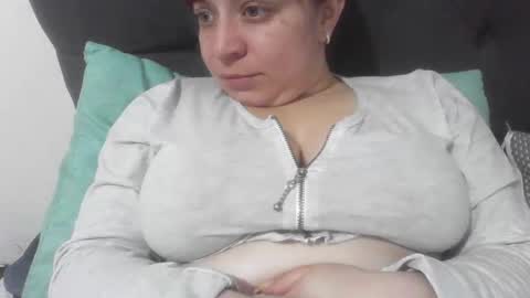 isabellaa_hills_ online show from November 14, 4:06 pm