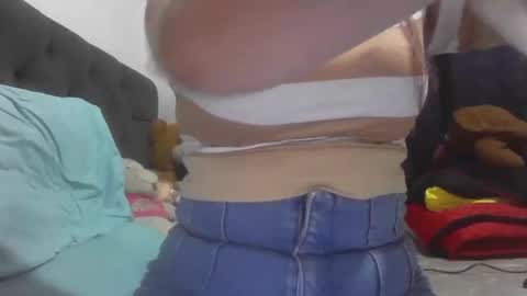 Snapshot of isabellaa_hills_ chatting on April 30, 9:19 pm isabellaa_hills_ online show from April 30, 9:19 pm