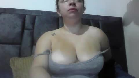 Snapshot of isabellaa_hills_ chatting on June 10, 4:39 pm isabellaa_hills_ online show from June 10, 4:39 pm