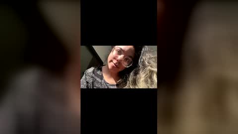 isabellaelizabeth online show from April 5, 8:50 pm