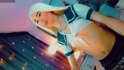 isabellagirs online show from May 21, 5:58 am