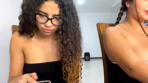 Snapshot of isabellakoffs chatting on January 26, 3:59 am Isabella.. back again online show from January 26, 3:59 am