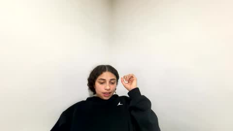 Snapshot of isabellakoffs chatting on February 24, 2:20 am Isabella.. back again online show from February 24, 2:20 am