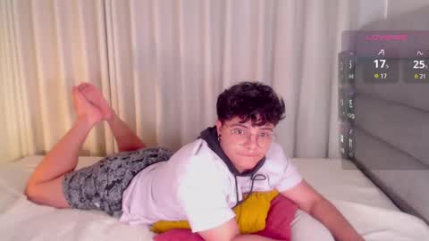 Isabella Mout  online show from May 23, 5:39 pm
