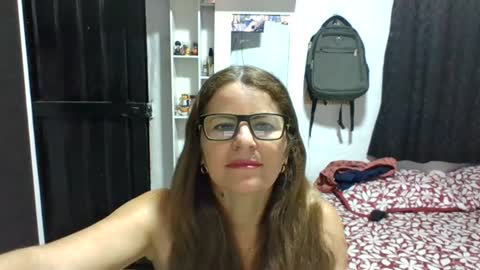 isabella online show from August 3, 4:11 am