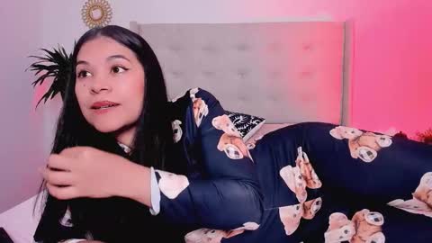 Isabelle Diaz online show from November 22, 5:17 am