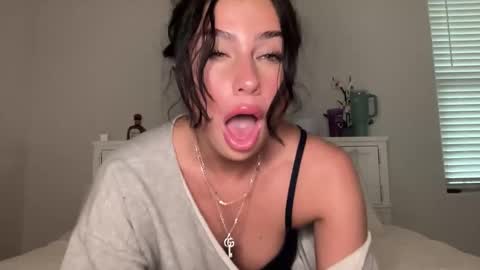 isabellekinsley online show from January 8, 8:55 pm