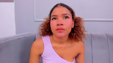 Snapshot of isabellsmmith chatting on January 7, 3:57 am Isabellsmmith online show from January 7, 3:57 am