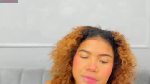Snapshot of isabellsmmith chatting on February 2, 3:32 am Isabellsmmith online show from February 2, 3:32 am